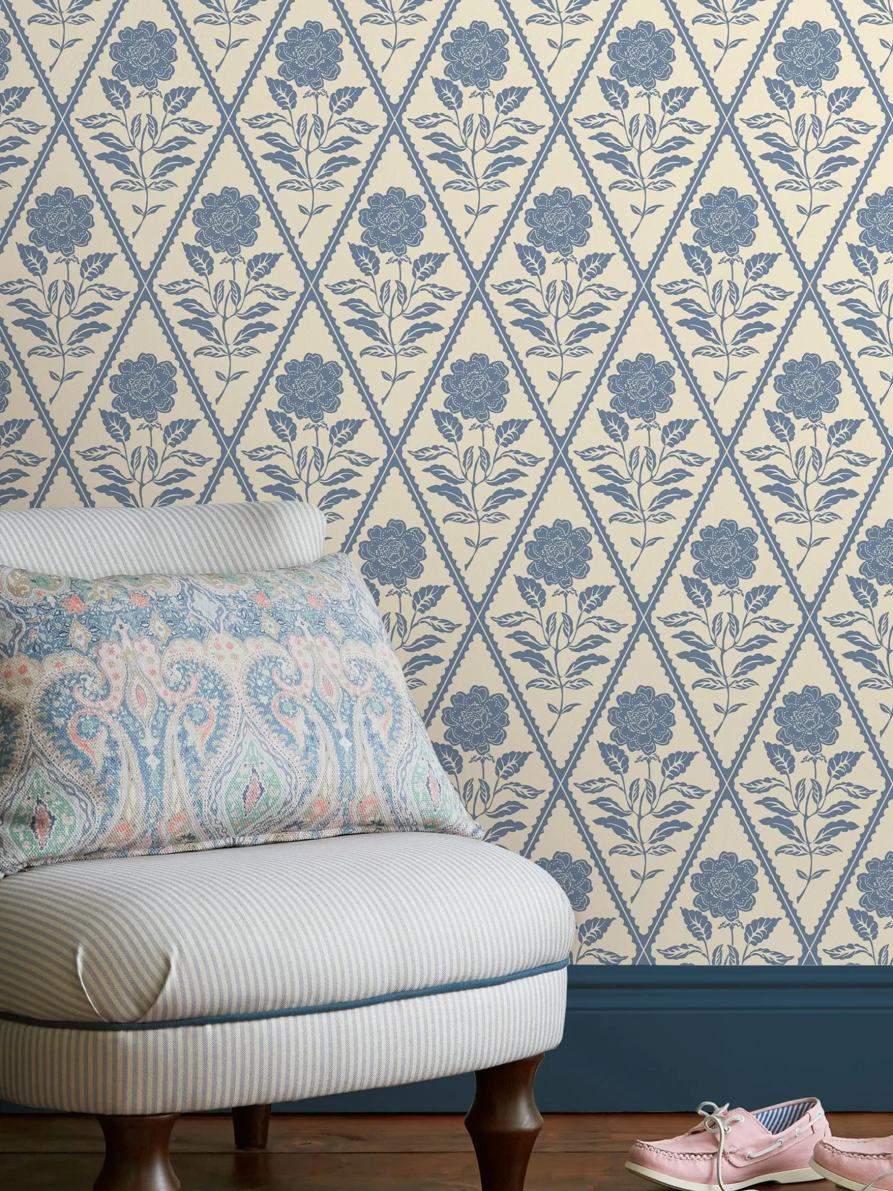 Juliette Floral Print 10M Wallpaper^Joules Shop